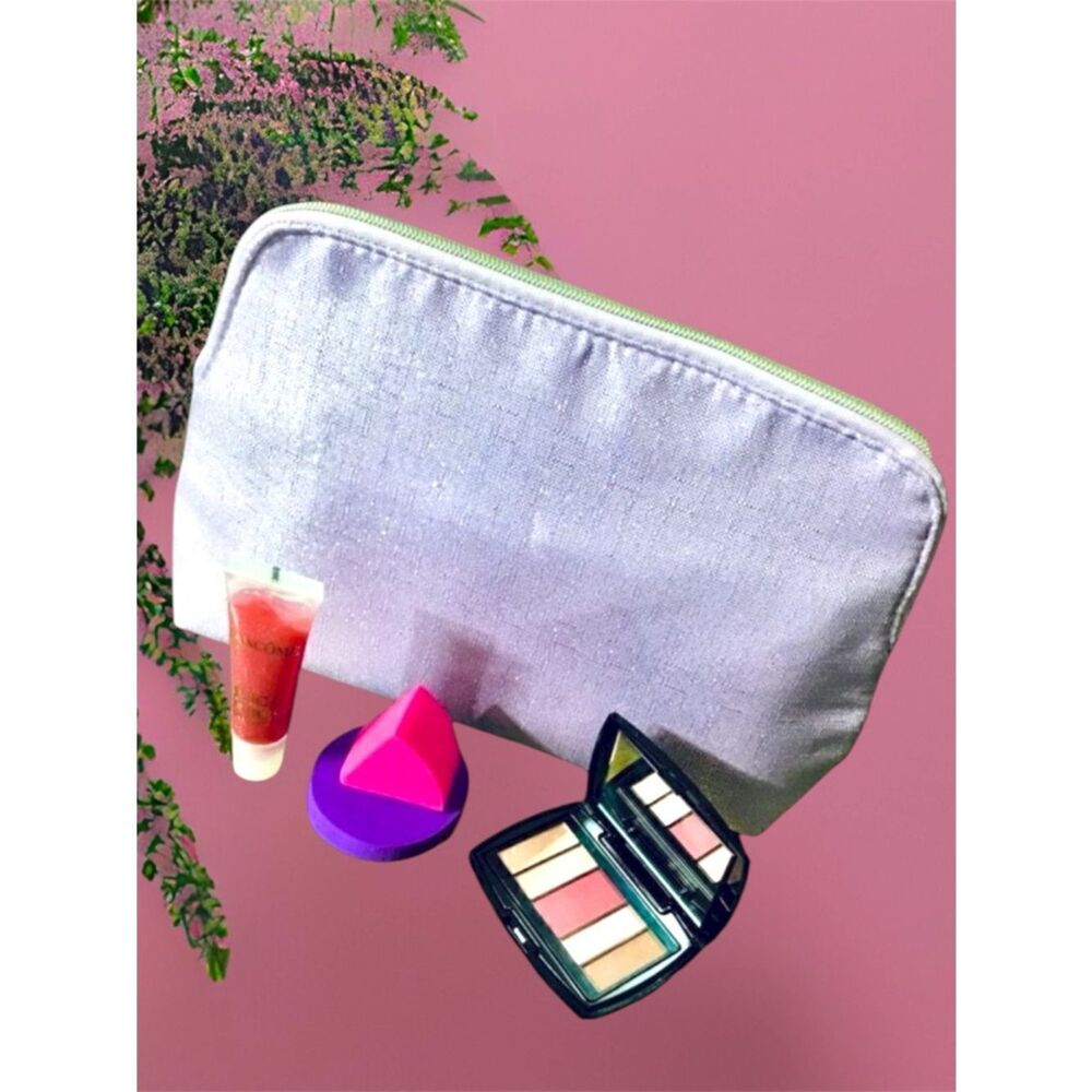 LANCÔME COSMETIC BAG WITH EYE SHADOW, JUICE LIPGLOSS AND COLORFUL SPONGE FACE